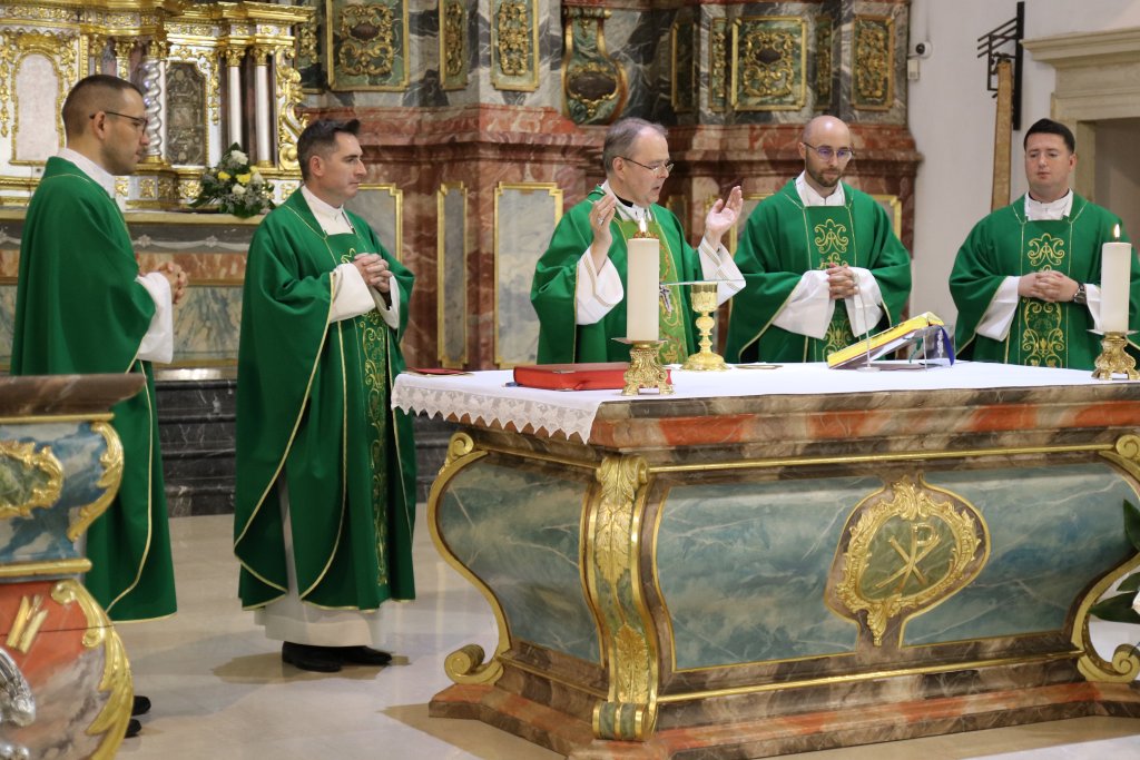​Biskup Radoš predslavio misu zahvalnicu za prvi Susret obitelji, mladih i krizmanika Varaždinske biskupije